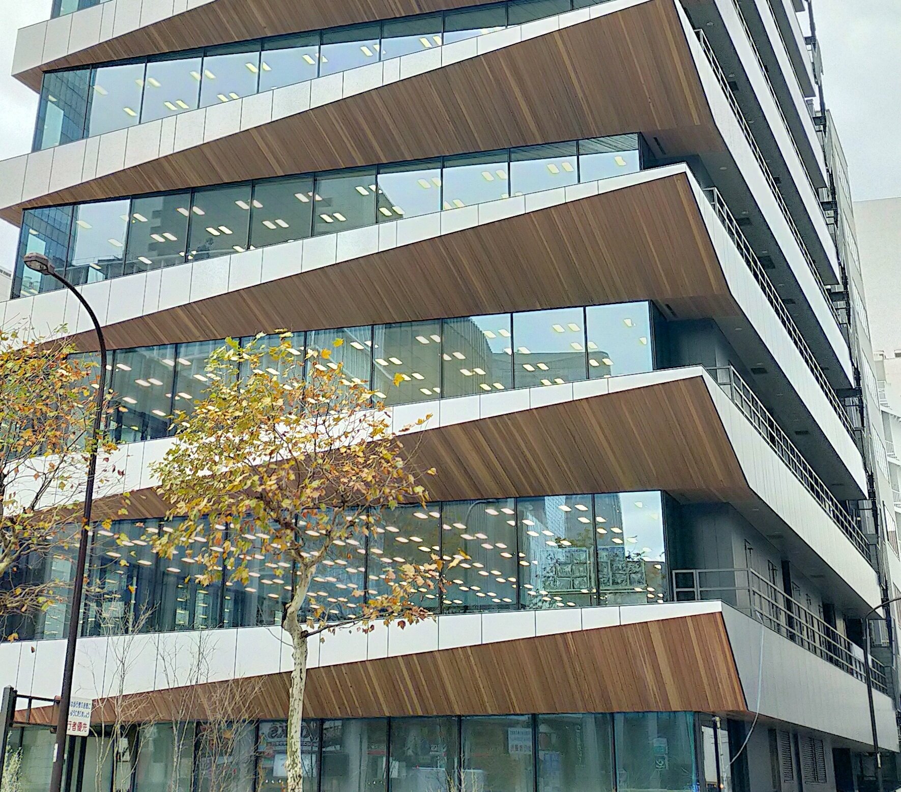 銀泉西新橋ビル